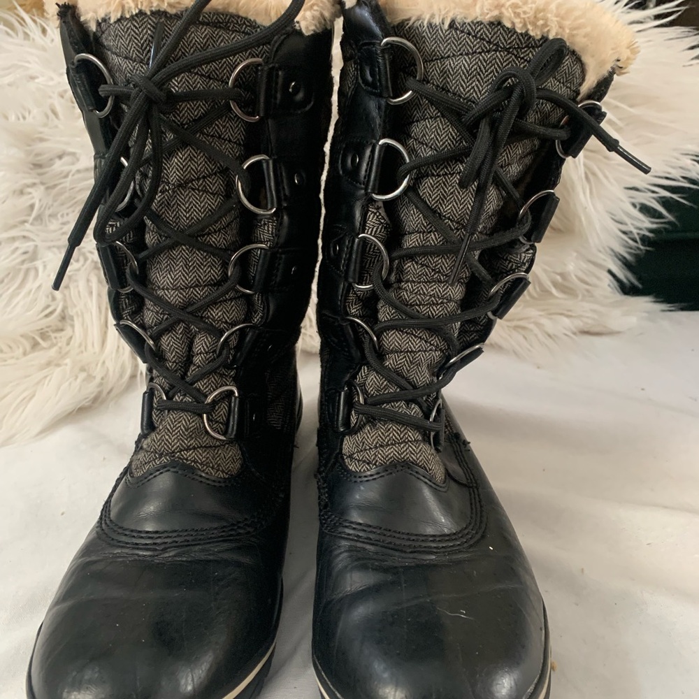 JBU Black and Gray Women's Winter Boots